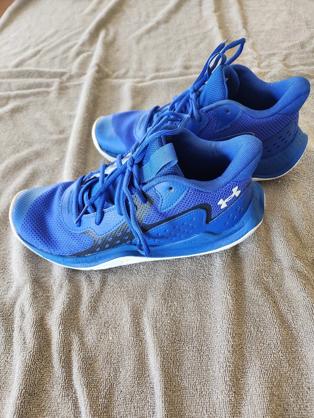 Under Armour Royal Blue Athletic Training Shoes. Size 7 Youth